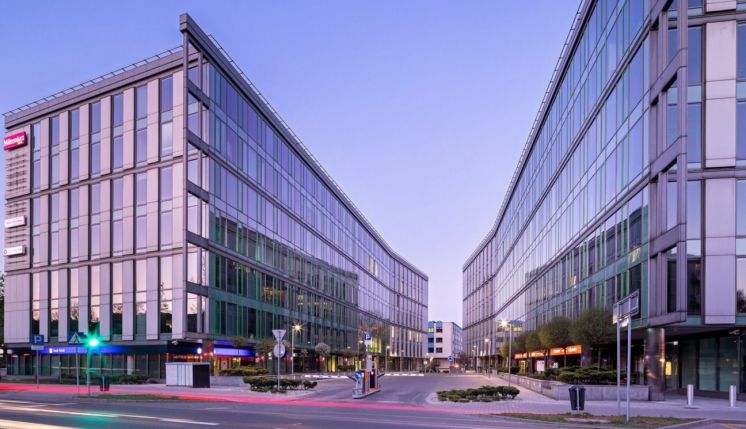 Stable CEE core portfolio cash flow supports refinancing strategy, despite non-cash revaluation losses weighing on reported results